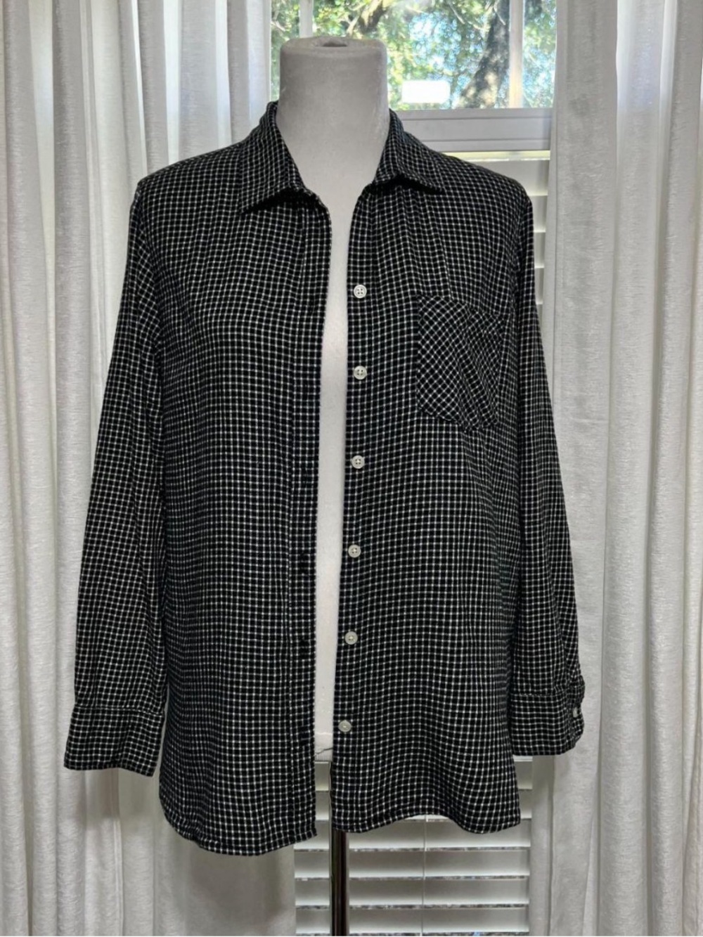 Old Navy Women's Flannel Shirt Black White Size Large